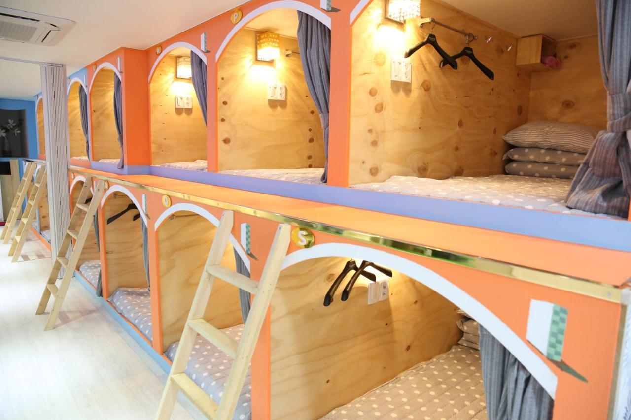 Coco Capsule Guesthouse Busan Exterior photo