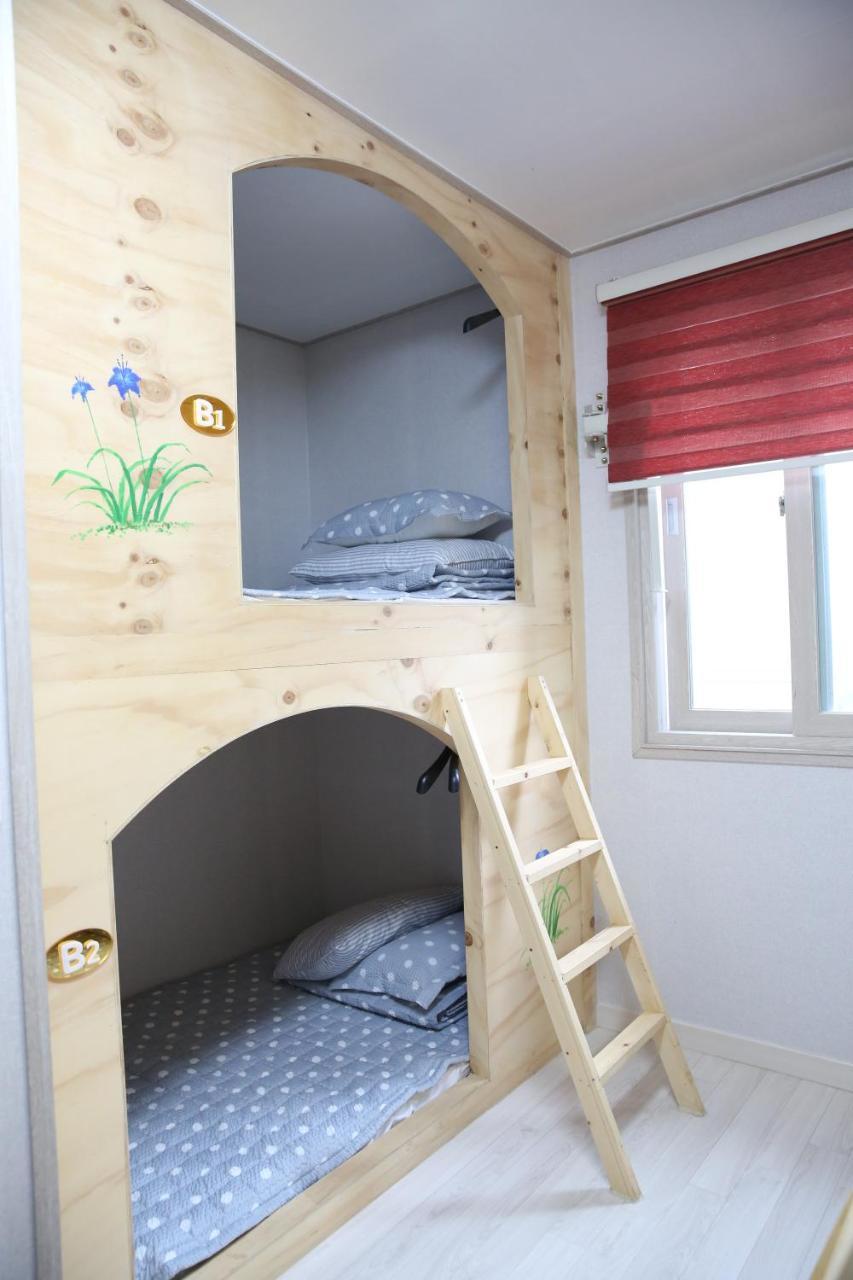 Coco Capsule Guesthouse Busan Exterior photo